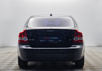 Подержанный автомобиль Volvo S40 2007 года (4 фото)