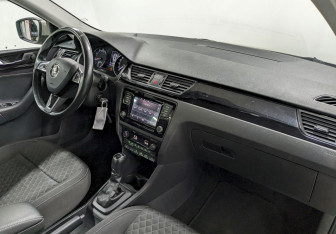 Подержанный автомобиль Skoda Rapid Liftback 2018 года (18 фото)