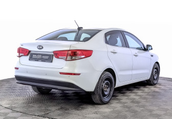 Подержанный автомобиль Kia Rio Sedan 2017 года (5 фото)