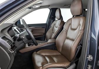 Подержанный автомобиль Volvo XC90 2018 года (20 фото)