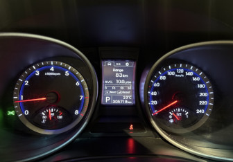 Подержанный автомобиль Hyundai Santa Fe 2014 года (11 фото)