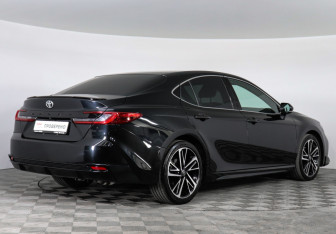 Подержанный автомобиль Toyota Camry Sedan 2024 года (5 фото)