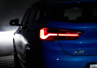 Подержанный автомобиль BMW X2 2019 года (18 фото)