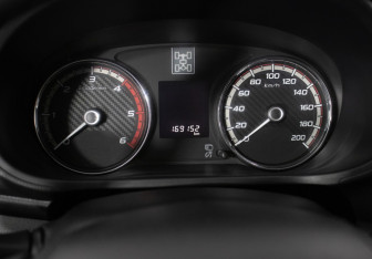 Подержанный автомобиль Mitsubishi L200 2017 года (10 фото)