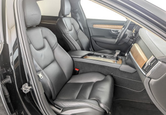 Подержанный автомобиль Volvo S90 2020 года (24 фото)