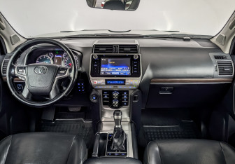 Подержанный автомобиль Toyota Land Cruiser Prado 2020 года (14 фото)