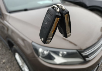 Подержанный автомобиль Volkswagen Tiguan 2015 года (16 фото)