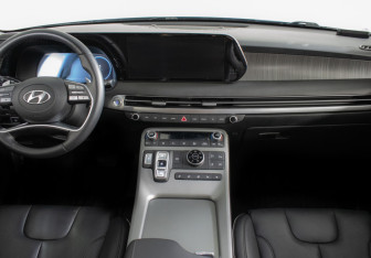 Подержанный автомобиль Hyundai Palisade 2023 года (12 фото)