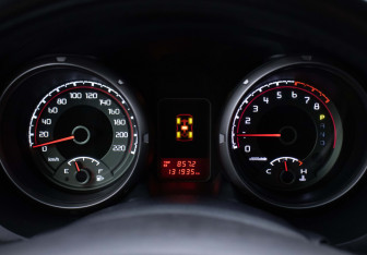 Подержанный автомобиль Mitsubishi Pajero 2011 года (12 фото)