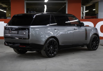 Подержанный автомобиль Land Rover Range Rover 2023 года (5 фото)