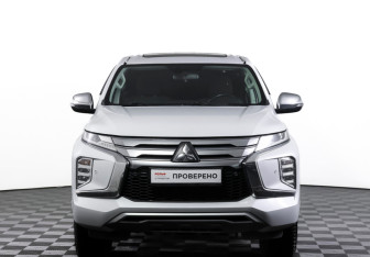 Подержанный автомобиль Mitsubishi Pajero Sport 2020 года (2 фото)