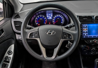 Подержанный автомобиль Hyundai Solaris Sedan 2016 года (22 фото)