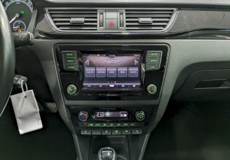 Подержанный автомобиль Skoda Rapid Liftback 2018 года (22 фото)