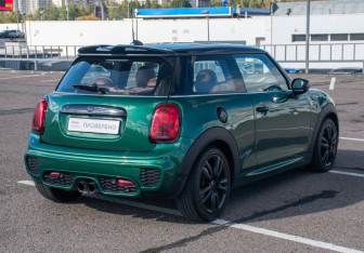 Подержанный автомобиль MINI Hatch 2020 года (5 фото)