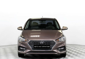 Подержанный автомобиль Hyundai Solaris Sedan 2020 года (2 фото)