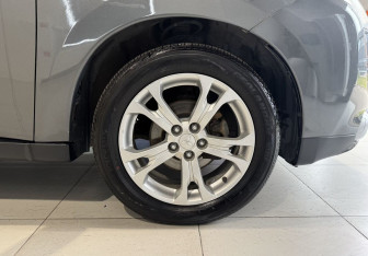 Подержанный автомобиль Mitsubishi Outlander 2013 года (19 фото)