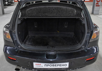 Подержанный автомобиль Mazda 3 Hatchback 2006 года (10 фото)