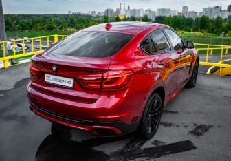 Подержанный автомобиль BMW X6 2017 года (5 фото)