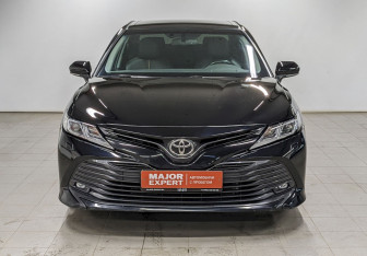 Подержанный автомобиль Toyota Camry Sedan 2019 года (2 фото)