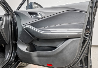 Подержанный автомобиль Москвич 3 2023 года (24 фото)