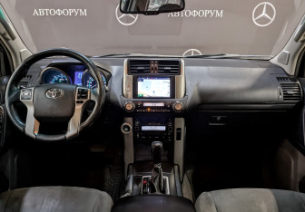 Подержанный автомобиль Toyota Land Cruiser Prado 2011 года (14 фото)