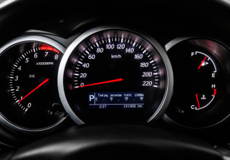 Подержанный автомобиль Suzuki Grand Vitara 2008 года (10 фото)