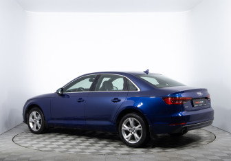 Подержанный автомобиль Audi A4 Sedan 2015 года (7 фото)