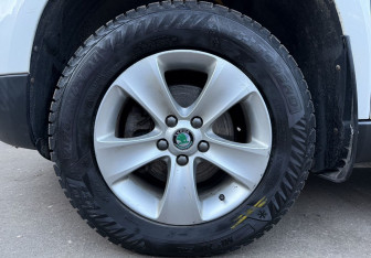 Подержанный автомобиль Skoda Yeti 2012 года (9 фото)