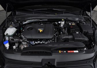 Подержанный автомобиль Kia K5 2020 года (8 фото)