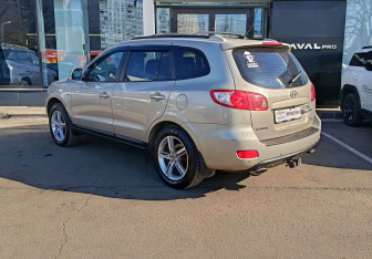 Подержанный автомобиль Hyundai Santa Fe 2008 года (7 фото)