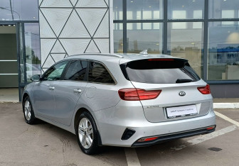 Подержанный автомобиль Kia Ceed Wagon 2019 года (7 фото)