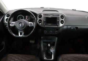 Подержанный автомобиль Volkswagen Tiguan 2016 года (13 фото)