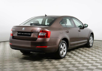 Подержанный автомобиль Skoda Octavia Liftback 2014 года (3 фото)