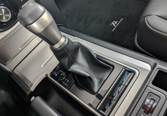 Подержанный автомобиль Toyota Land Cruiser Prado 2021 года (20 фото)