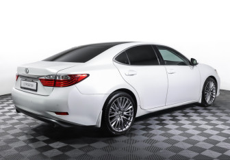 Подержанный автомобиль Lexus ES 2014 года (5 фото)