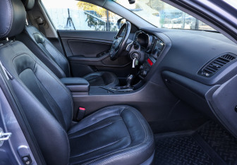 Подержанный автомобиль Kia Optima Sedan 2012 года (10 фото)