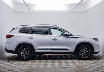 Подержанный автомобиль Chery Tiggo 8 Pro 2021 года (6 фото)