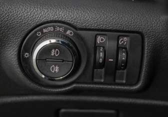 Подержанный автомобиль Opel Astra Hatchback 2010 года (14 фото)