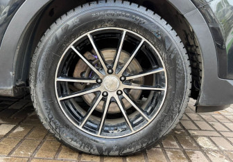 Подержанный автомобиль Hyundai Santa Fe 2013 года (14 фото)