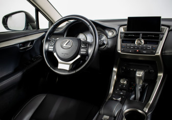 Подержанный автомобиль Lexus NX 2017 года (14 фото)