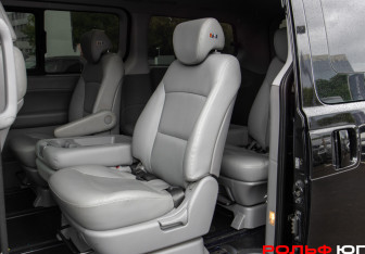 Подержанный автомобиль Hyundai Grand Starex 2017 года (8 фото)