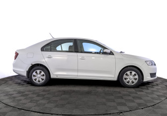 Подержанный автомобиль Skoda Rapid Liftback 2019 года (4 фото)