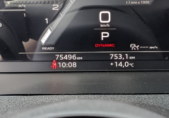 Подержанный автомобиль Audi A3 Hatchback 2022 года (16 фото)