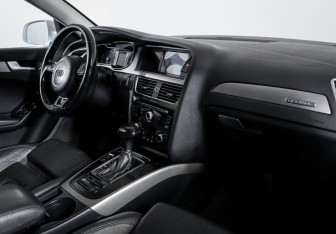 Подержанный автомобиль Audi A4 Sedan 2013 года (9 фото)