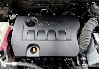 Подержанный автомобиль Toyota RAV4 2015 года (9 фото)