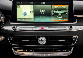 Подержанный автомобиль Kia K900 2022 года (15 фото)