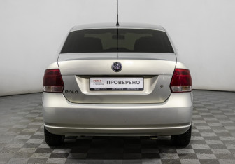 Подержанный автомобиль Volkswagen Polo Sedan 2011 года (6 фото)