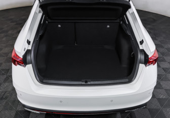 Подержанный автомобиль Skoda Octavia Liftback 2022 года (10 фото)