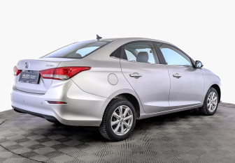 Подержанный автомобиль Changan Alsvin 2023 года (5 фото)