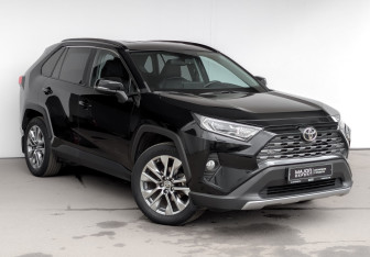 Подержанный автомобиль Toyota RAV4 2020 года (3 фото)
